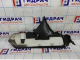 Накладка консоли правая Hyundai Avante (MD) 846773X000.