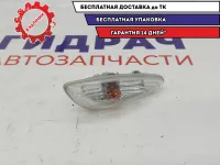 Повторитель на крыло правый белый Hyundai Creta 92312-M0000.