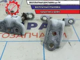 Петли двери передней левой Hyundai Creta .