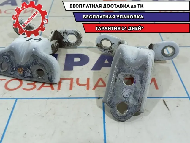 Петли двери передней левой Hyundai Creta .