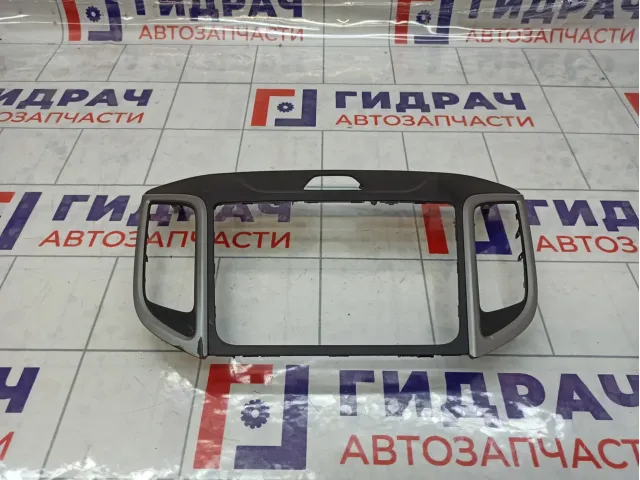 Рамка магнитолы Hyundai Creta 84740M05004X