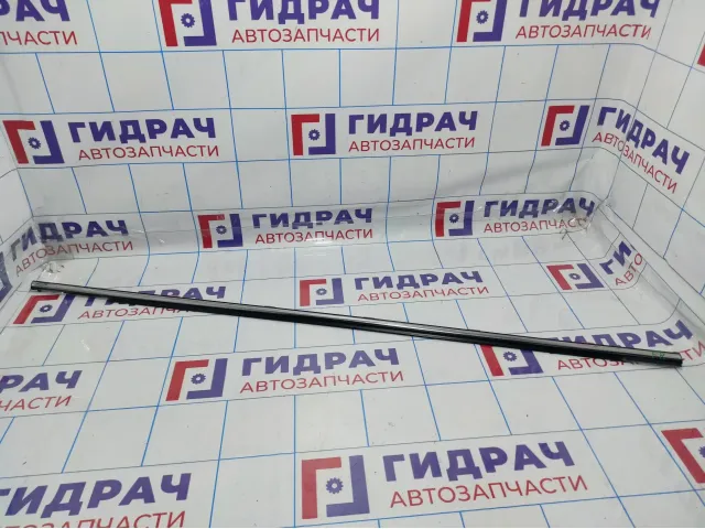 Накладка стекла переднего правого Hyundai Elantra (MD) 82220-3X510