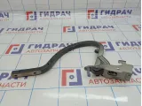 Петля крышки багажника левая Hyundai Elantra (MD) 79210-3X200