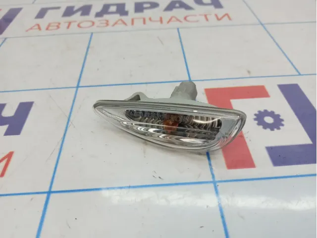 Повторитель в крыло левый Hyundai Elantra (MD) 92311-1R000