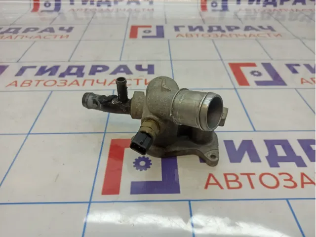 Фланец двигателя системы охлаждения Hyundai Elantra (HD) 25620-2B002