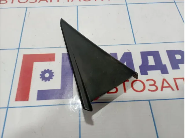 Накладка двери задней левой внутренняя Hyundai Elantra (HD) 83910-2H001