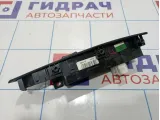 Блок управления стеклоподъемниками Hyundai Elantra (HD) 935702H1109P