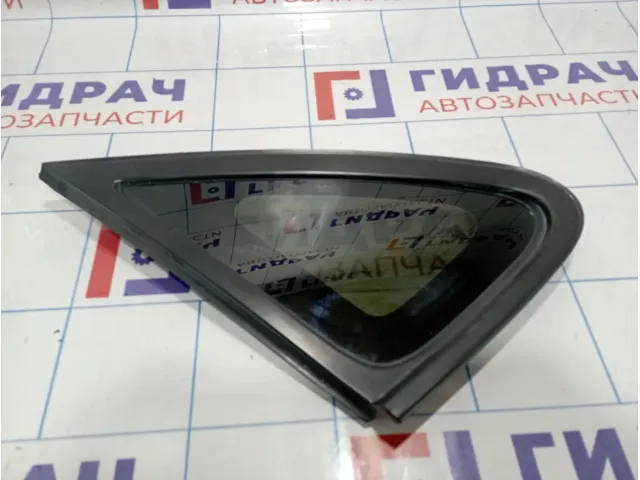 Стекло кузовное глухое левое Hyundai Elantra (HD) 87810-2H000