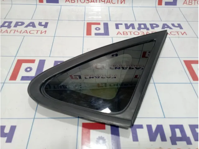 Стекло кузовное глухое правое Hyundai Elantra (HD) 87820-2H000