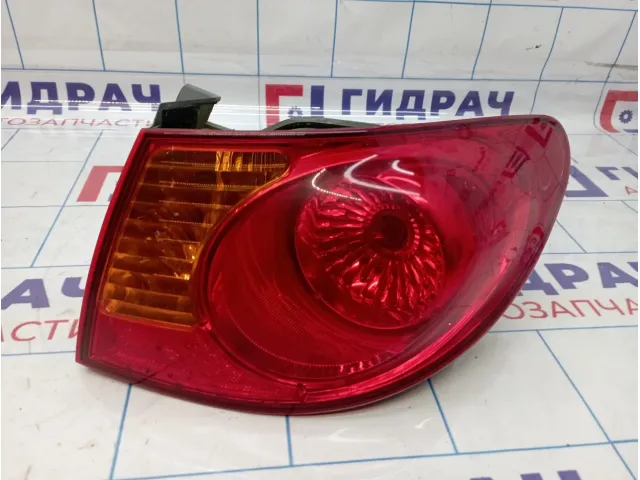 Фонарь задний наружный правый Hyundai Elantra (HD) 92402-2H010