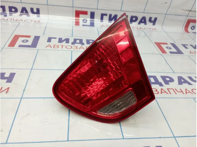 Фонарь задний внутренний правый Hyundai Elantra (HD) 92404-2H010