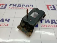 Кронштейн усилителя заднего бампера левый Hyundai Elantra (HD) 86641-2H010