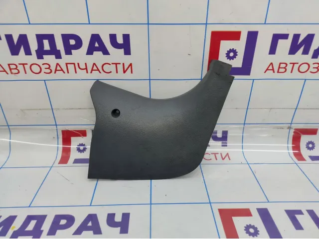 Обшивка стойки передней правой нижняя Hyundai Elantra (XD) 85826-2D000