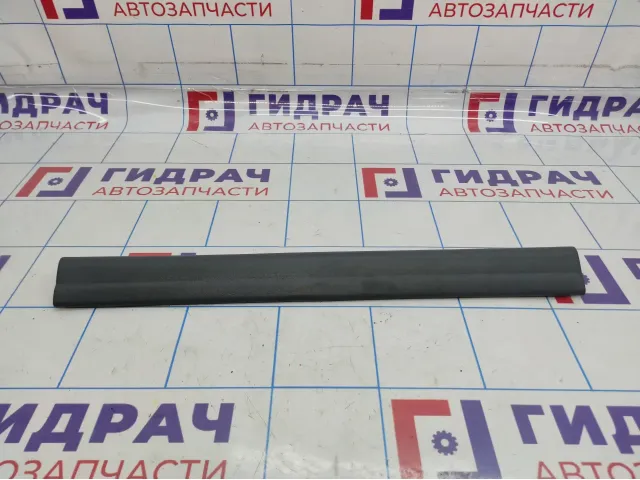 Накладка порога передняя правая Hyundai Elantra (XD) 85881-2D000