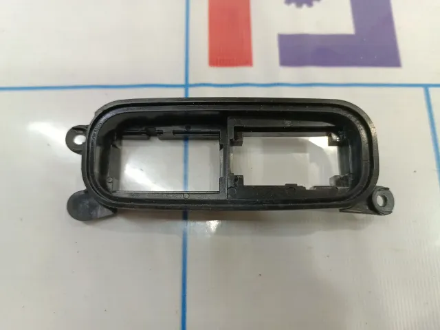 Накладка кнопок Hyundai Elantra (XD) 93777-2D100