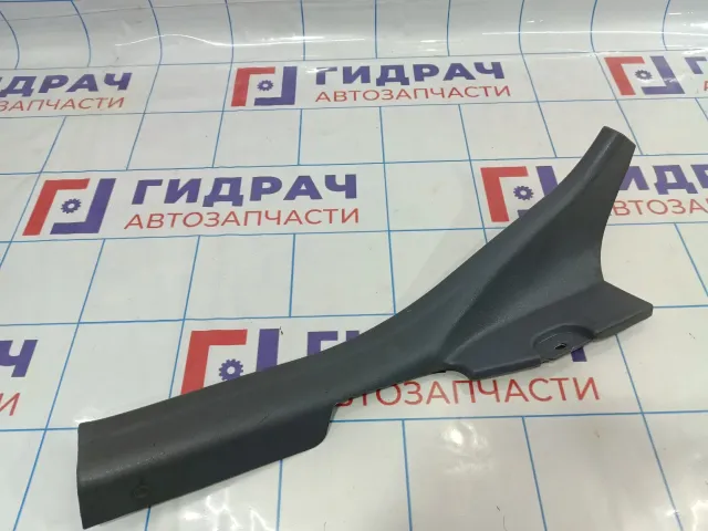 Накладка порога внутренняя задняя правая Hyundai Elantra (XD) 85885-2D000
