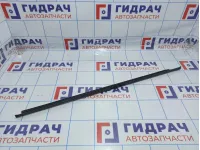 Накладка стекла переднего левого Hyundai Elantra (XD) 82210-2D001