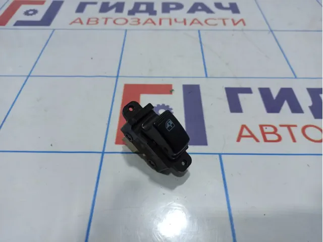 Кнопка стеклоподъемника Hyundai Elantra (XD) 93578-2D000