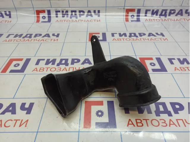 Патрубок воздушного фильтра Hyundai Elantra (XD) 28211-2D000