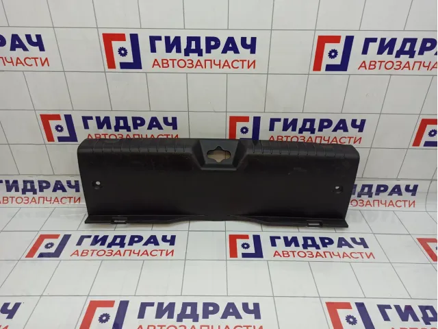 Обшивка багажника на заднюю панель Hyundai Elantra (HD) 857702H000MC