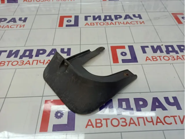 Брызговик задний правый Hyundai Elantra (HD) 86842-2H000