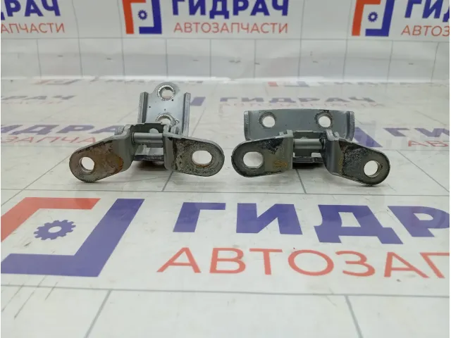 Петли двери передняя правая Hyundai Elantra