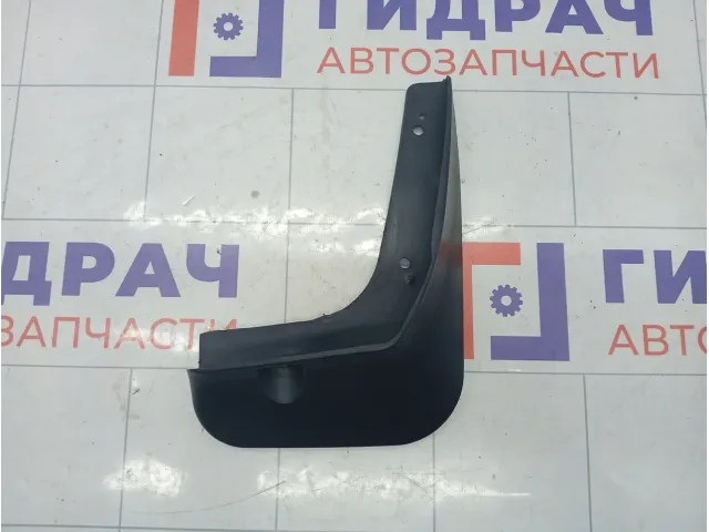 Брызговик передний правый Hyundai Elantra BKA065