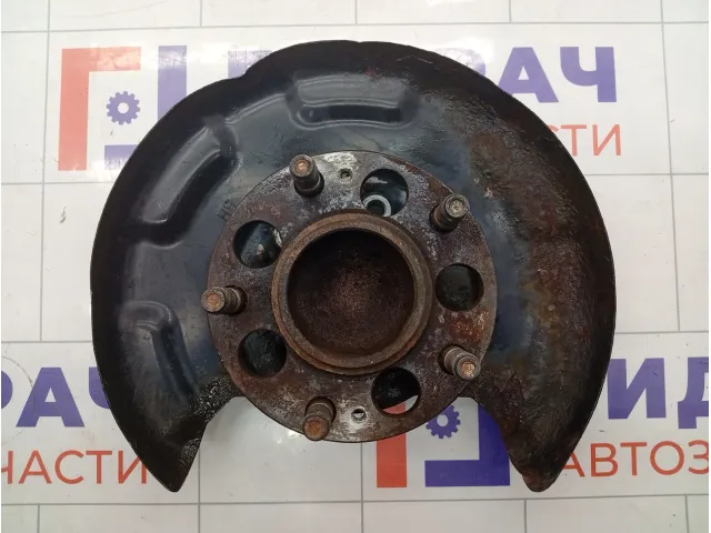Ступица с тормозным щитом задняя правая Hyundai Elantra 527504L000