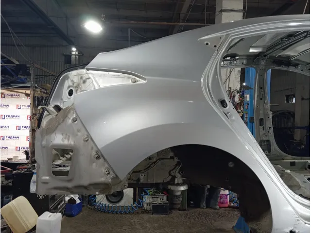Крыло заднее правое Hyundai Elantra