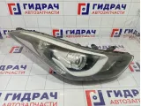 Фара правая Hyundai Elantra 921023X420