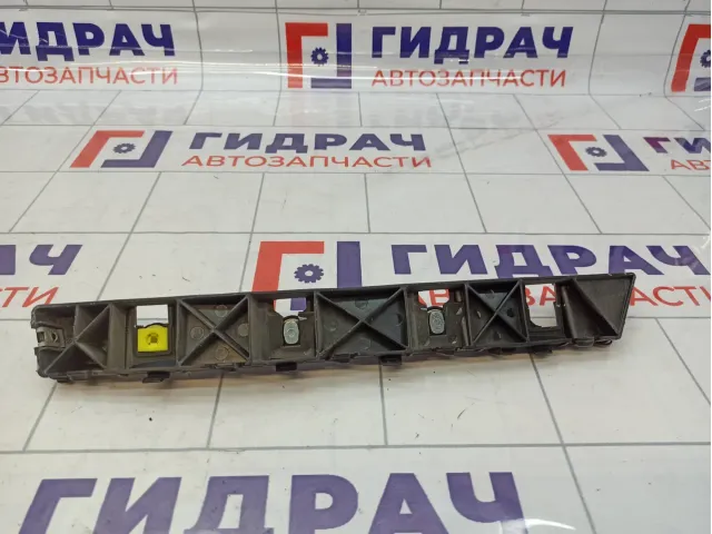 Кронштейн заднего бампера правый Hyundai Elantra (AD) 86614-F3500