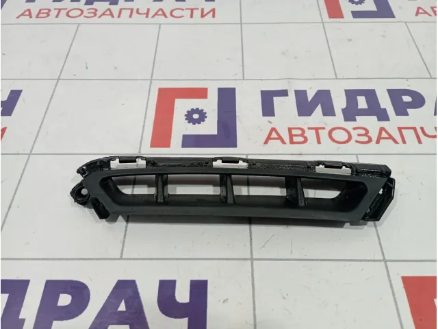 Решетка в бампер правая Hyundai Elantra (AD) 86562-F3500