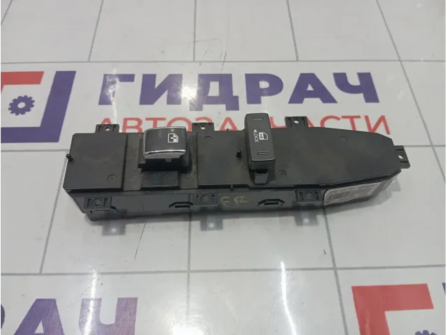 Кнопка стеклоподъемника передняя правая Hyundai Equus (VI) 935753N000VM5