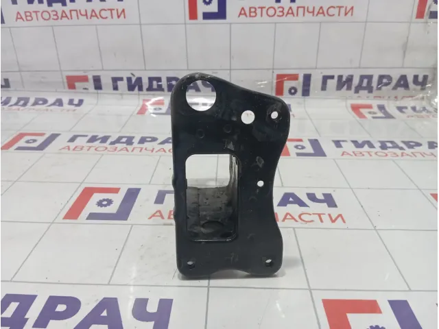 Кронштейн усилителя переднего бампера левый Hyundai Equus (VI) 647103N000