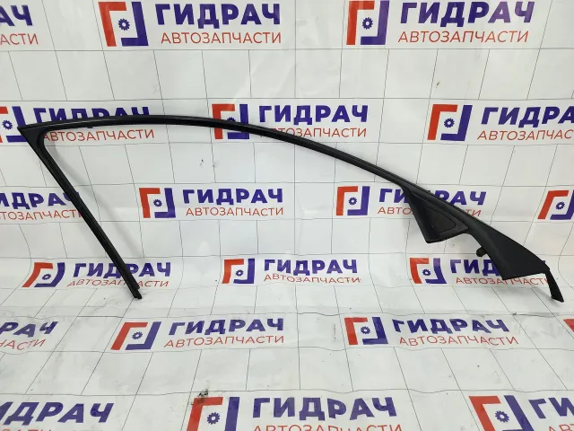 Накладка двери передней левой Hyundai Genesis 829103M020