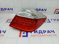 Фонарь задний наружный правый Hyundai Genesis 924023M060