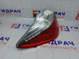 Фонарь задний наружный левый Hyundai Genesis 924013M060