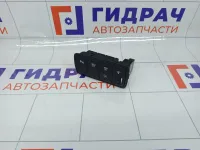 Блок кнопок Hyundai Genesis 937303M350BR