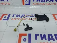 Активатор замка крышки бензобака Hyundai Genesis 815903M000