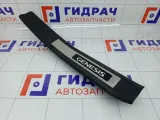 Накладка порога внутренняя задняя правая Hyundai Genesis 858853M000BR