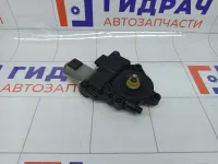 Моторчик стеклоподъемника передний правый Hyundai Genesis 824603M000