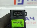 Кнопка стеклоподъемника задняя Hyundai Genesis 935803M400A4