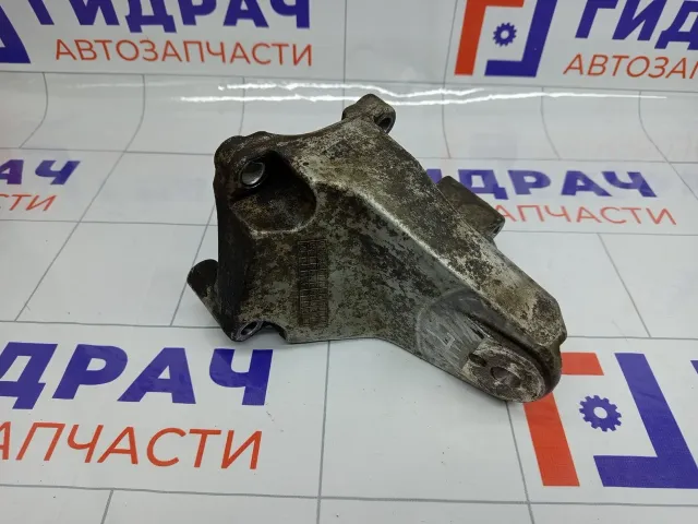 Кронштейн опоры двигателя левый Hyundai Genesis 218153M000