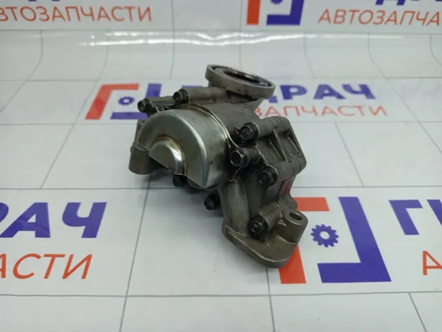 Насос масляный Hyundai Genesis 213103C300