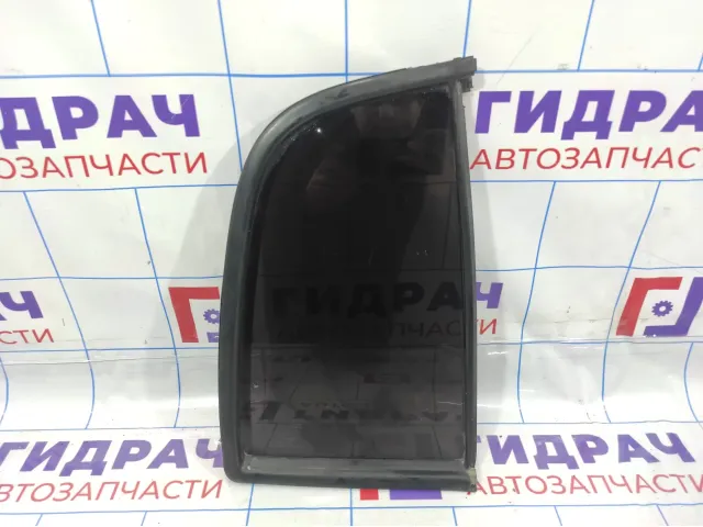 Стекло двери задней правой (форточка) Hyundai Getz 83461-1C000.
