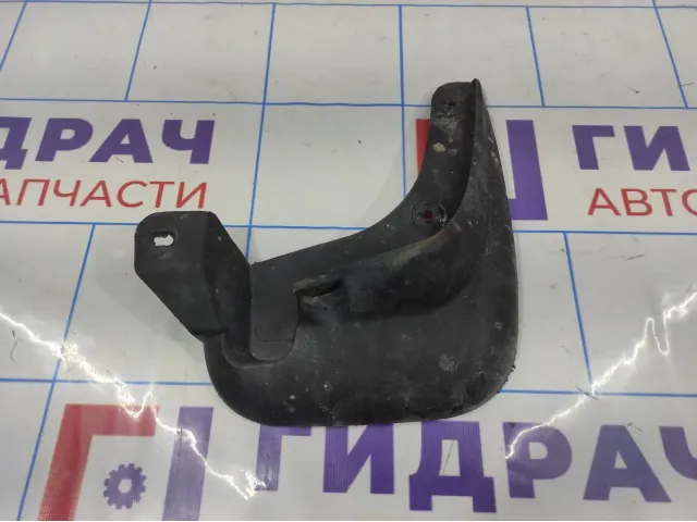 Брызговик передний правый Hyundai Getz 86832-1C000. Дефект.