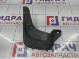 Брызговик передний правый Hyundai Getz 86832-1C000. Дефект.