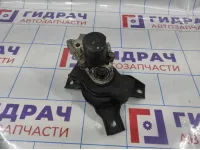 Опора двигателя правая Hyundai Getz 21815-1C220. С кронштейном.