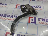 Педаль сцепления Hyundai Getz 32820-1C010.