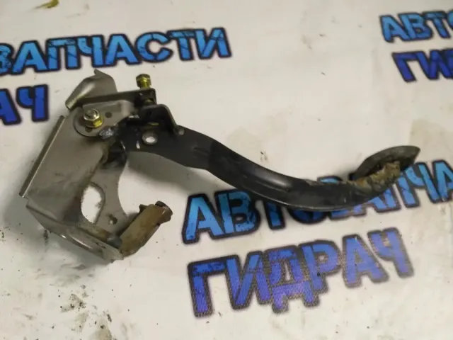 Педаль сцепления Hyundai Getz GL 1.4